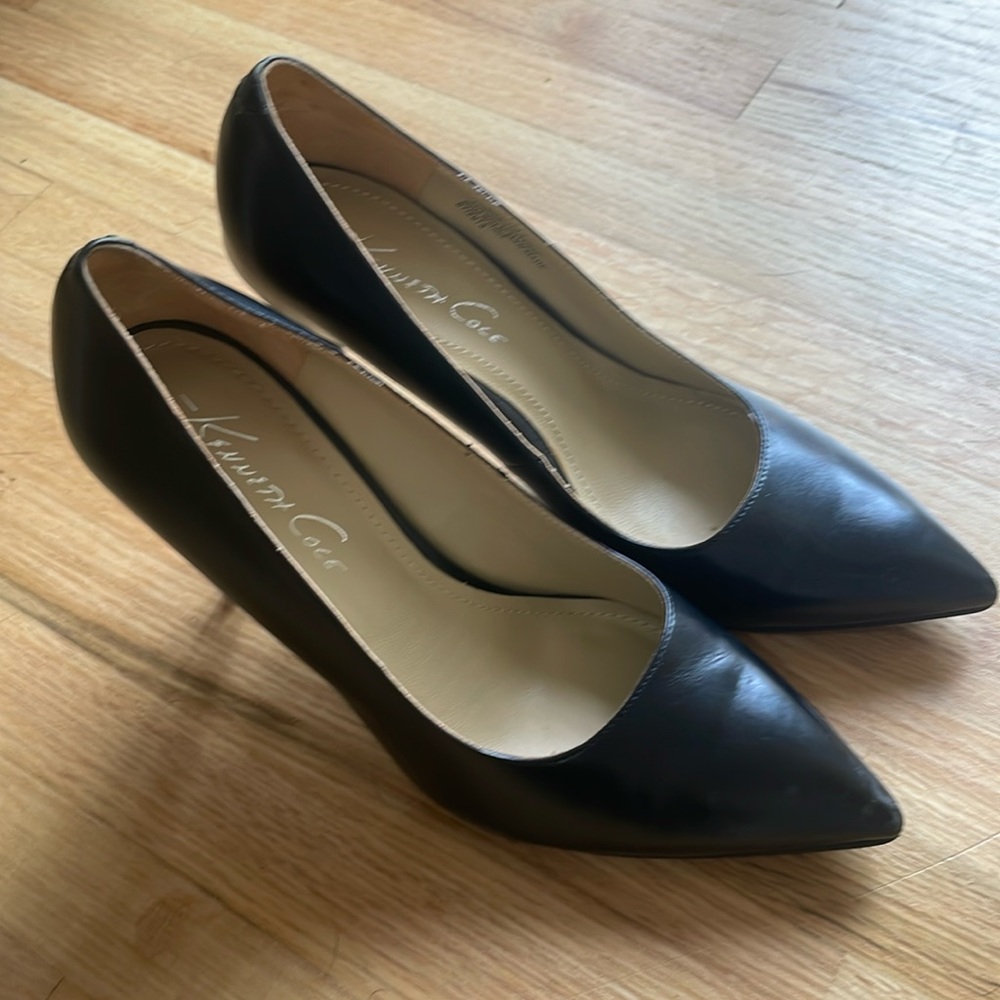 6.5 Kenneth Cole heels